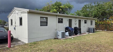 848 NW 10th St in Florida City, FL - Building Photo - Building Photo