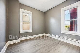 330 Kerlin St in Chester, PA - Building Photo - Building Photo