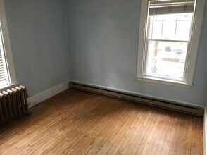 19 Oak St-Unit -1 in Orono, ME - Building Photo - Building Photo