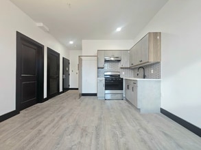 11 Thomas St, Unit 1 in Newark, NJ - Building Photo - Building Photo