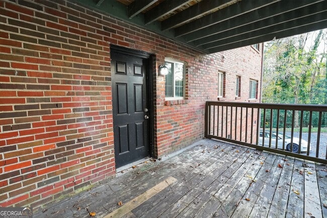 2510 Peachwood Cir NE in Atlanta, GA - Building Photo - Building Photo