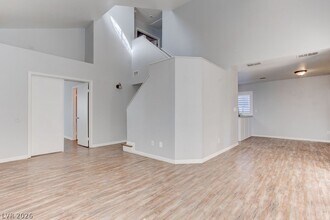 7044 Morales Cir in Las Vegas, NV - Building Photo - Building Photo