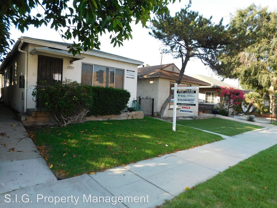 3513 W Alameda Ave in Burbank, CA - Building Photo