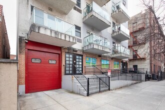 2587-2589 37th St in Long Island City, NY - Building Photo - Building Photo