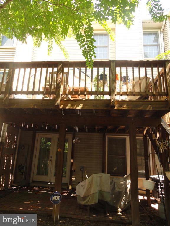 property at 2050 Meadow Springs Dr