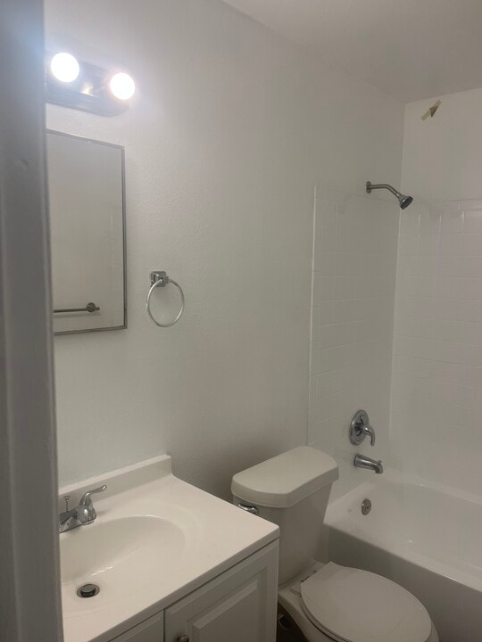 6806 Thomas Cir, Unit B in Tampa, FL - Foto de edificio
