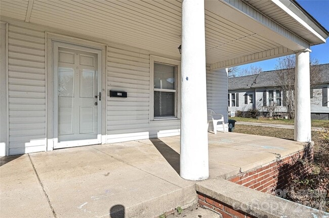 134 Saluda St in Chester, SC - Foto de edificio - Building Photo