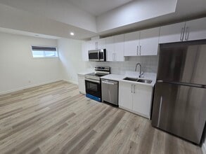 315 Bluff Cove in Leduc, AB - Building Photo - Building Photo