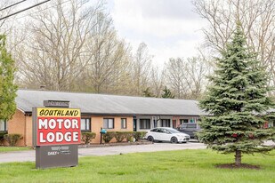 18732 Dix Toledo Rd in Brownstown Township, MI - Building Photo