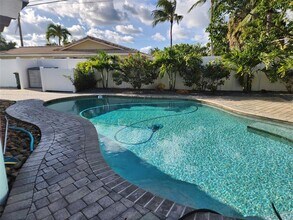 2201 NE 49th St in Lighthouse Point, FL - Building Photo - Building Photo