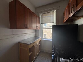 9A Egremont Rd, Unit 10 in Boston, MA - Building Photo - Building Photo