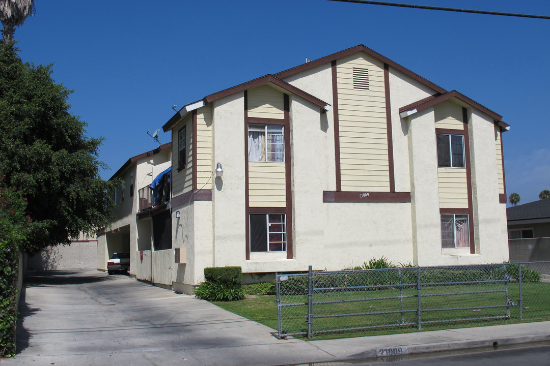 21809 Verne Ave in Hawaiian Gardens, CA - Building Photo