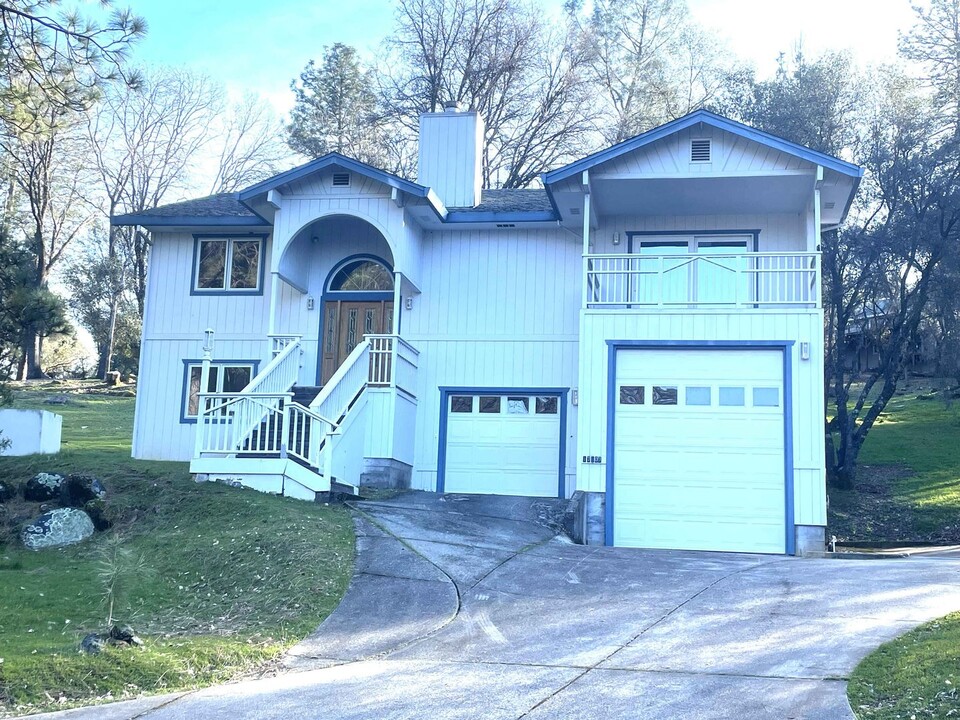 17907 Thrush Ct in Penn Valley, CA - Building Photo