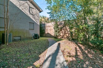 552 Savannah Hwy in Charleston, SC - Building Photo - Building Photo