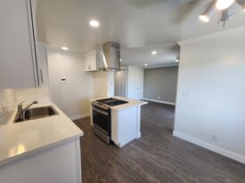 Palm Villa Apartments in Lynwood, CA - Building Photo