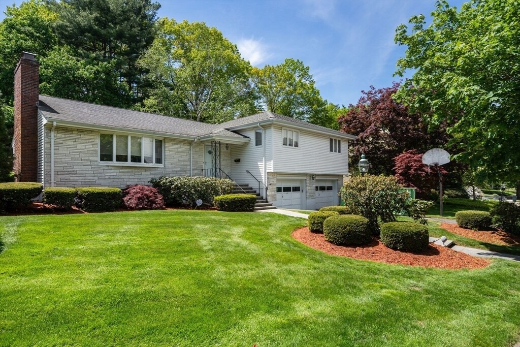 61 Sevland Rd in Newton, MA - Building Photo