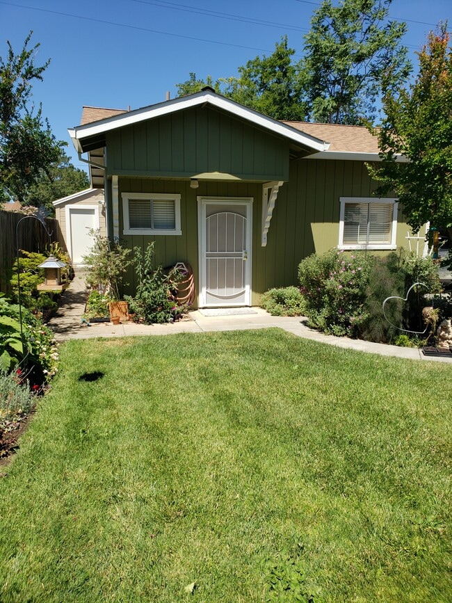 429 N Jefferson St Rentals in Dixon, CA
