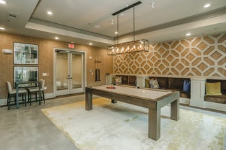 Beacon at Buffalo Pointe in Houston, TX - Building Photo - Interior Photo