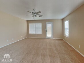 611 E Pacific Dr in Avondale, AZ - Foto de edificio - Building Photo