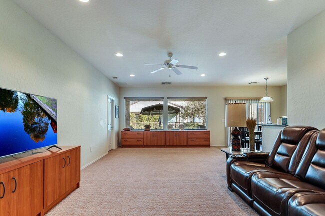2540 Penumbra Dr in Henderson, NV - Building Photo - Building Photo