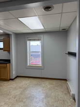 1014 Superior Ave-Unit -Unit 1 in Tomah, WI - Foto de edificio - Building Photo