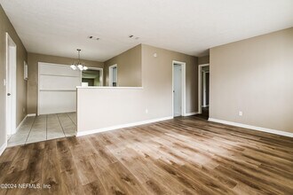 2536 Emily Ln in Jacksonville, FL - Building Photo - Building Photo