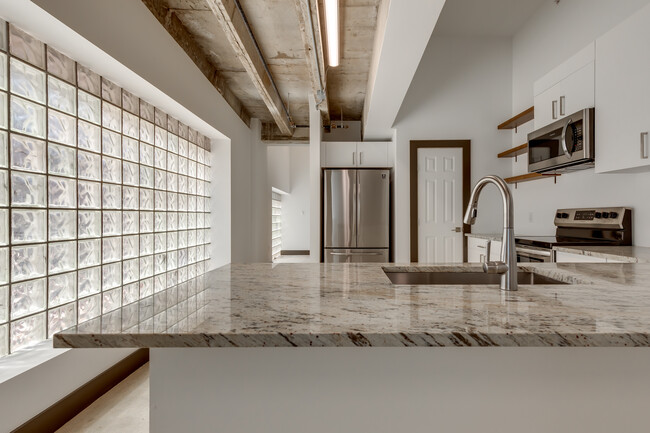 Vandever Lofts in Tulsa, OK - Building Photo - Interior Photo