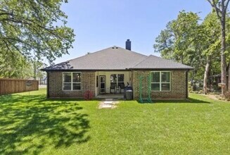 1418 Cheyenne Trail in Granbury, TX - Building Photo - Building Photo
