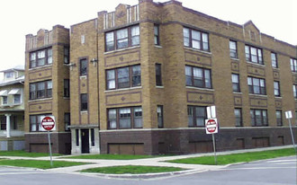 3856-3858 N Leavitt St Apartments