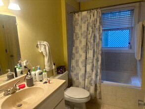 137 Calumet St, Unit A in Boston, MA - Building Photo - Building Photo