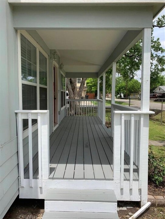 4602 Ward St in Houston, TX - Building Photo