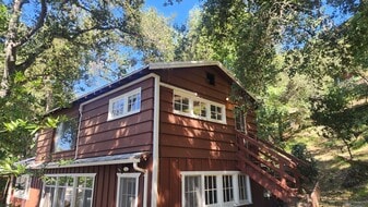 9710 Mistletoe Rd, Unit 1 Bed Guesthouse in Tujunga, CA - Building Photo