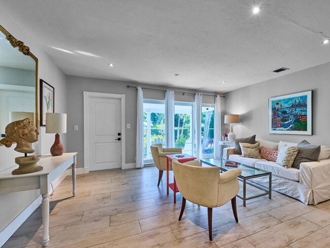 301 NW 3rd Ct in Boca Raton, FL - Building Photo - Building Photo