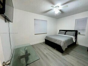 3318 NW 19th Ave in Miami, FL - Building Photo - Building Photo