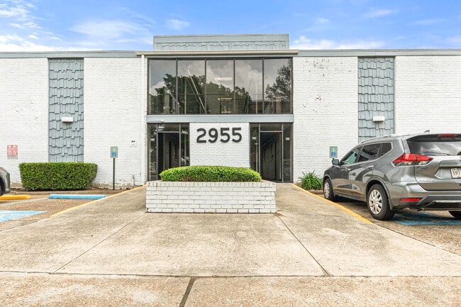 property at 2955 Ridgelake Dr