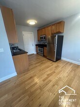 2900 N Kolmar Ave, Unit 1 in Chicago, IL - Building Photo - Building Photo