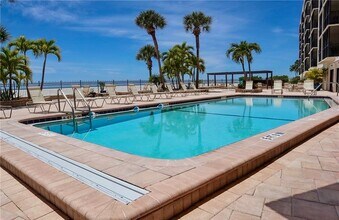 8350 Estero Blvd in Fort Myers Beach, FL - Building Photo - Building Photo