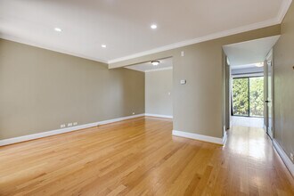 740 Lakeview Point in Schaumburg, IL - Building Photo - Building Photo