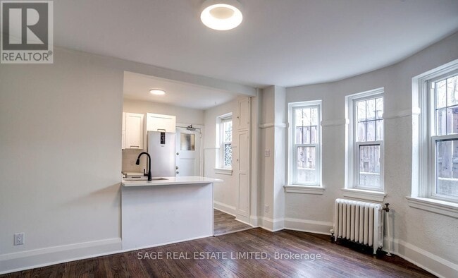 48 Lawton Blvd in Toronto, ON - Building Photo - Building Photo