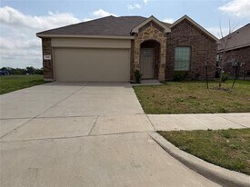 2412 Bold Venture Dr in Forney, TX - Building Photo