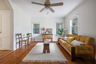 5008 Duval St in Austin, TX - Building Photo - Building Photo