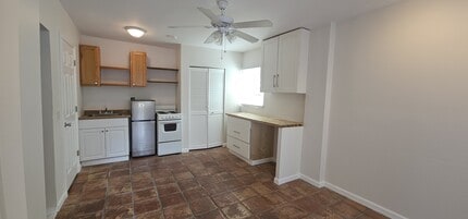 321 Ohio Pl in Sarasota, FL - Building Photo - Building Photo