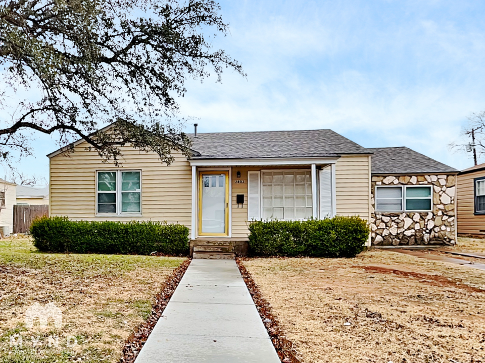 2803 37th St in Lubbock, TX - Building Photo