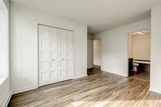 2500/2570 Rue Maurice-Savoie in Longueuil, QC - Building Photo - Building Photo