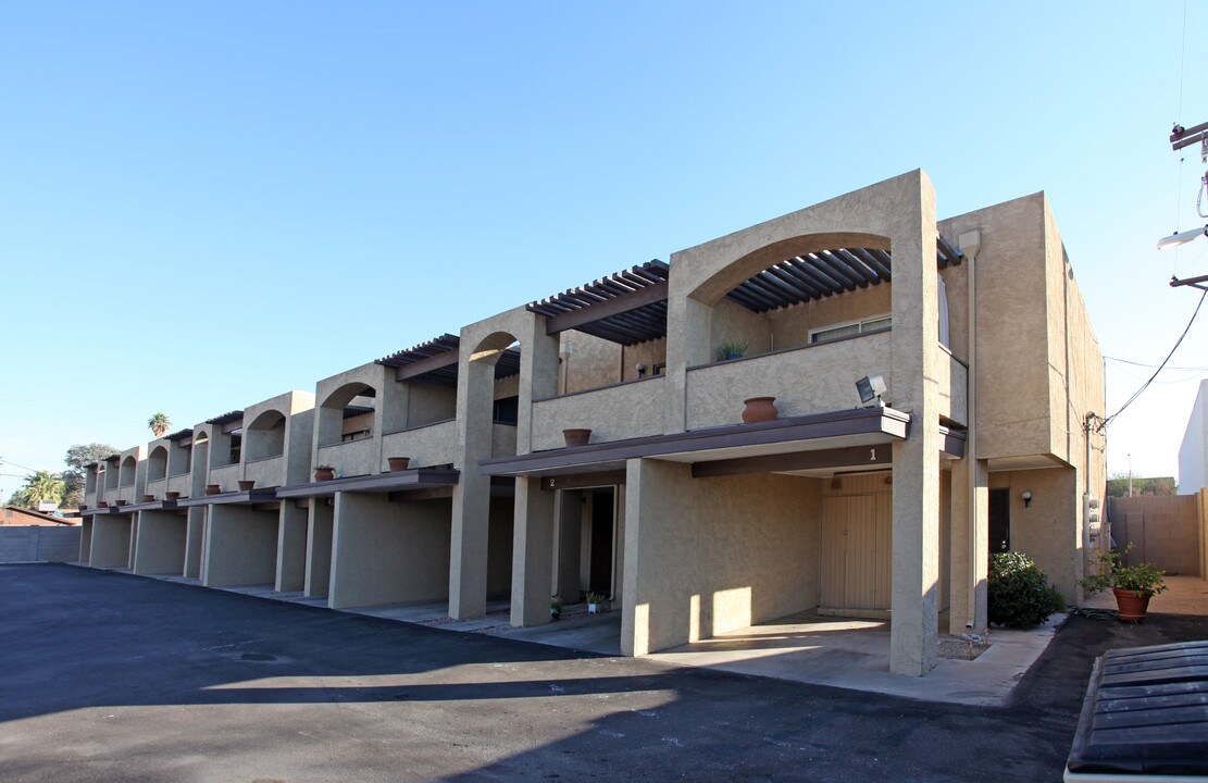 4221 E Almeria Rd in Phoenix, AZ - Foto de edificio