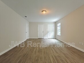 6885 Lake Mist Ln in Jacksonville, FL - Building Photo - Building Photo