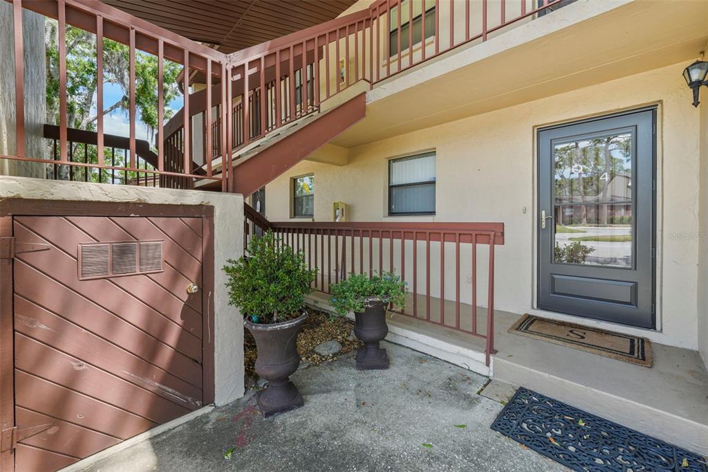 1200 Tarpon Woods Blvd in Palm Harbor, FL - Building Photo
