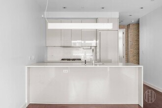 300 E 23rd St in New York, NY - Building Photo - Building Photo