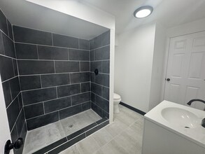 1045 E 73rd St in Chicago, IL - Building Photo - Building Photo