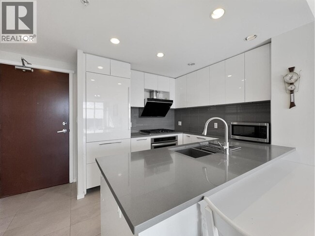 property at 3102 Windsor Gate